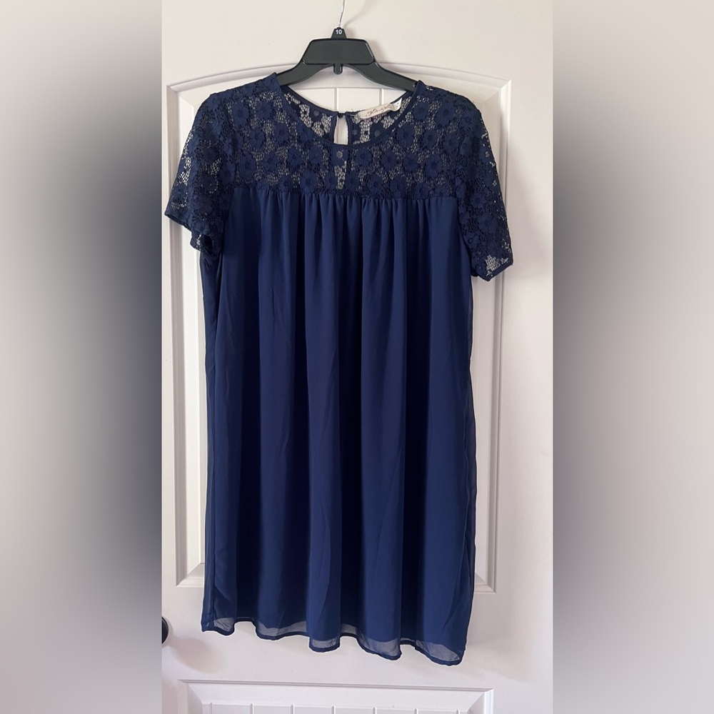 Liberty Love Women’s 3XL Shift Dress Blue‎ Navy Lace Top Sleeve Sheer Neck
Lined